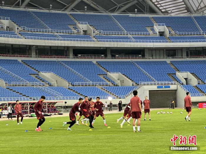 国足对泰国的生死战在沈阳上演，一战定夺世界