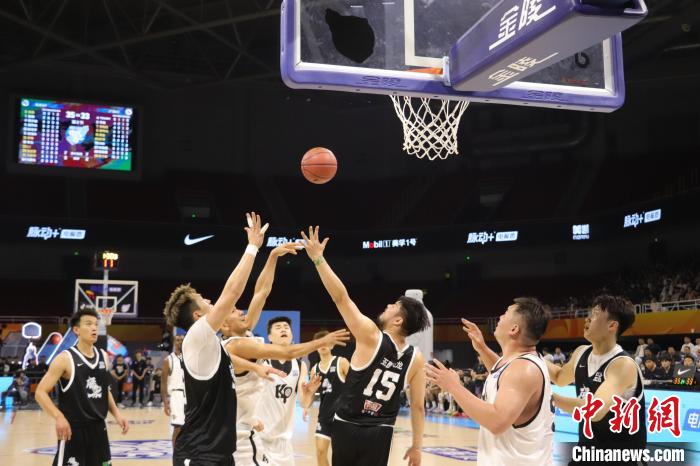 南昌街球霸王巡回赛启幕 前NBA球星助阵 全国争霸