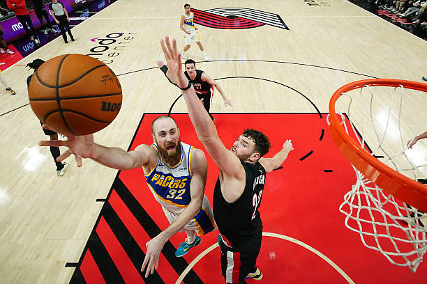 明日NBA赛事前瞻：勇士凯尔特人巅峰对决引关注