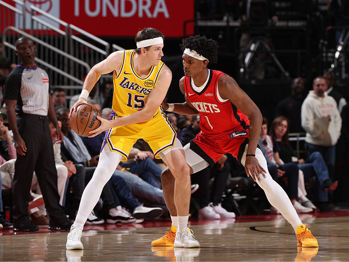 明日NBA赛事前瞻：勇士凯尔特人巅峰对决引关注