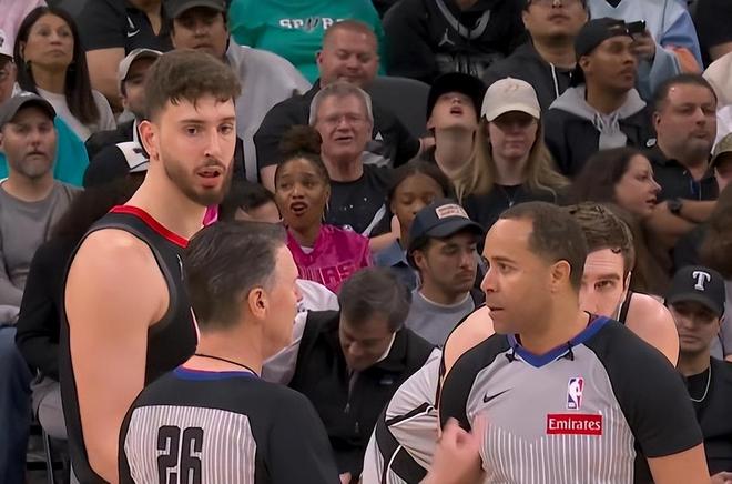 火箭客场惨败马刺25分 杜兰特尽力难救主